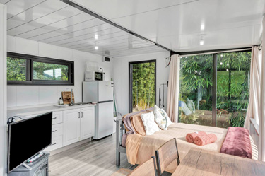 Half Glass Private Cabin
