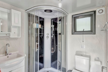 Half Glass Private Cabin